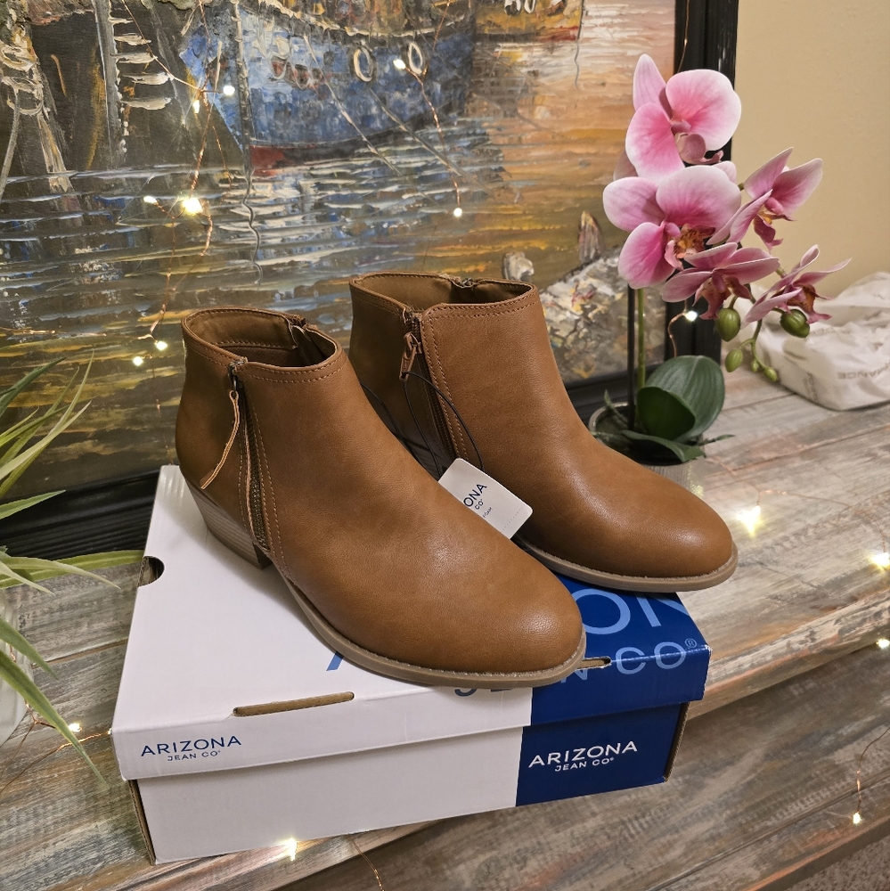 Women's Tan Ankle Boots